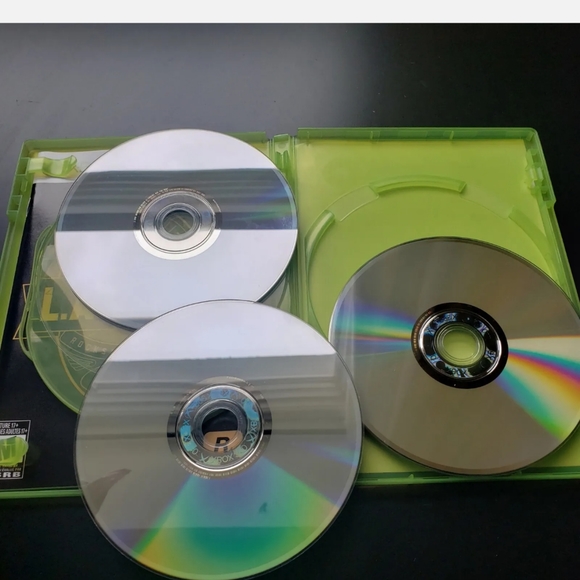 L.A. Noire Xbox 360 With Complete Game Guide Bradygames - Picture 4 of 9